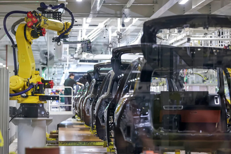 2025年化妝品制造業(yè)八大趨勢(shì)預(yù)測(cè) 科技革新與可持續(xù)發(fā)展并進(jìn)